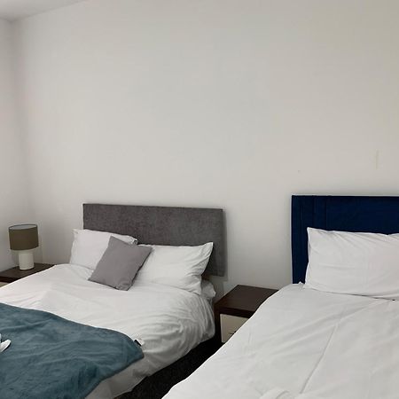Serene Suites: Family-Friendly Retreat with Free Parking and Wi-Fi Ilford Exterior photo