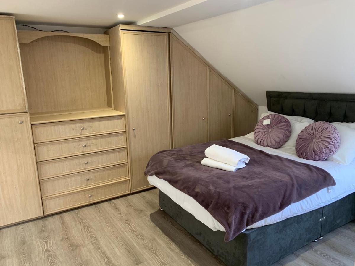Serene Suites: Family-Friendly Retreat with Free Parking and Wi-Fi Ilford Exterior photo