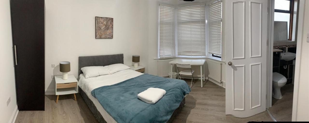 Serene Suites: Family-Friendly Retreat with Free Parking and Wi-Fi Ilford Exterior photo